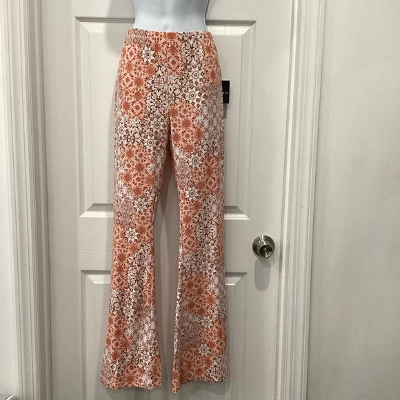 Forever 21 Pants - NWT forever 21 patter color pants